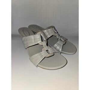 Geller II Cute‎ Dove Ladies Sandals Sz 9M NIB
